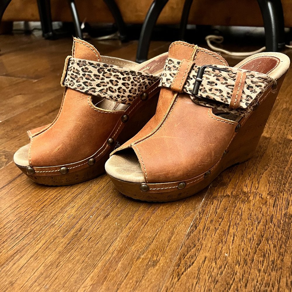 Sbicca Leopard and Brown Wedge Women's size 7